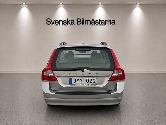 Volvo V70 4 of 22