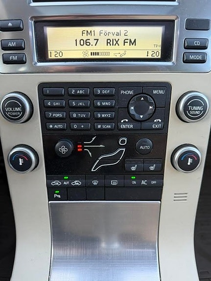 Volvo V70 17 of 22