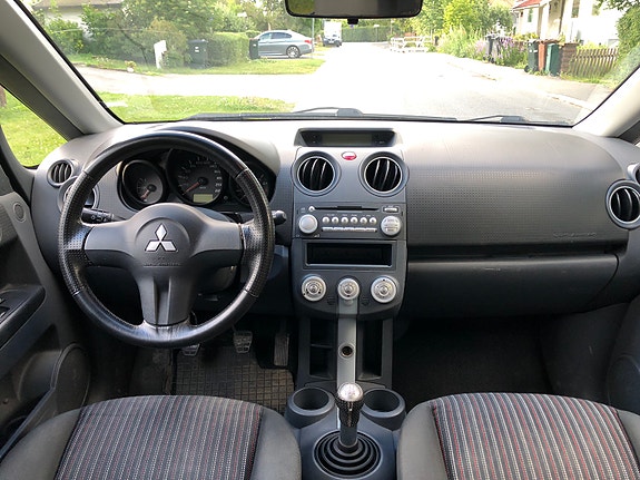 Mitsubishi Colt 5 of 5