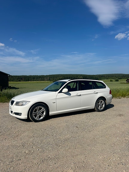 BMW 318i 2 of 5