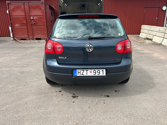Volkswagen Golf V 4 of 5
