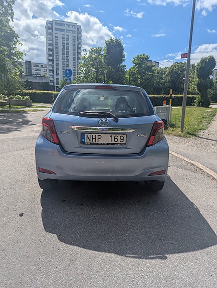 Toyota Yaris 3 of 11