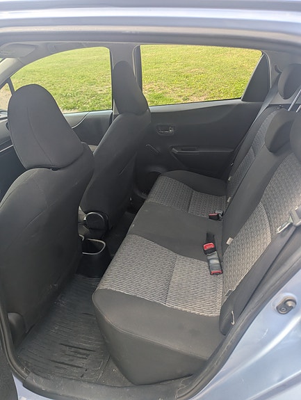 Toyota Yaris 9 of 11