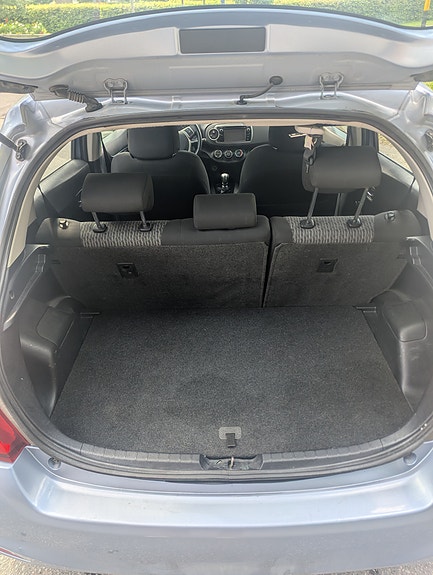 Toyota Yaris 10 of 11