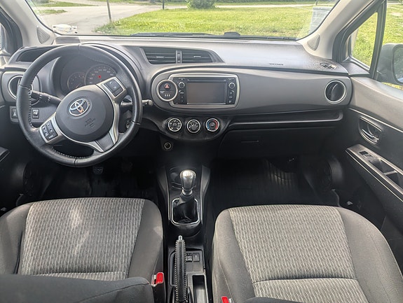 Toyota Yaris 6 of 11