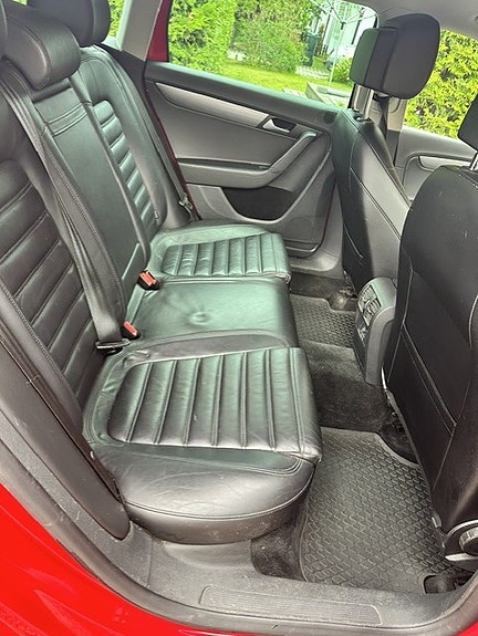 Volkswagen Passat 7 of 9