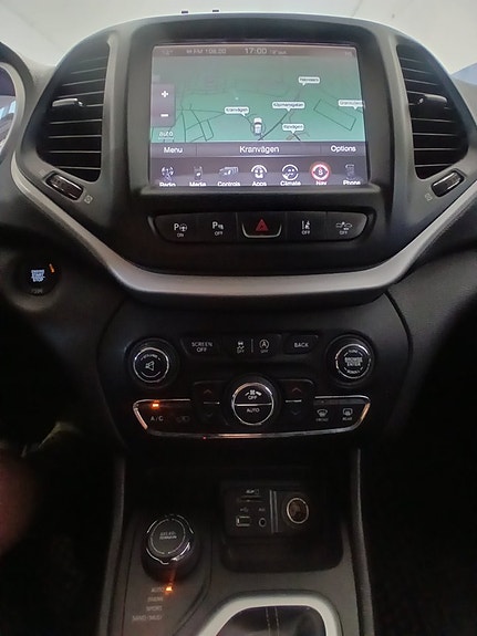 Jeep Cherokee 14 of 17