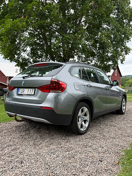 BMW X1 3 of 5