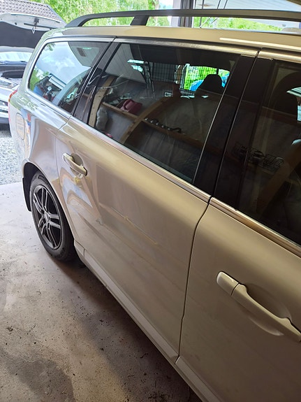 Volvo V70 6 of 30