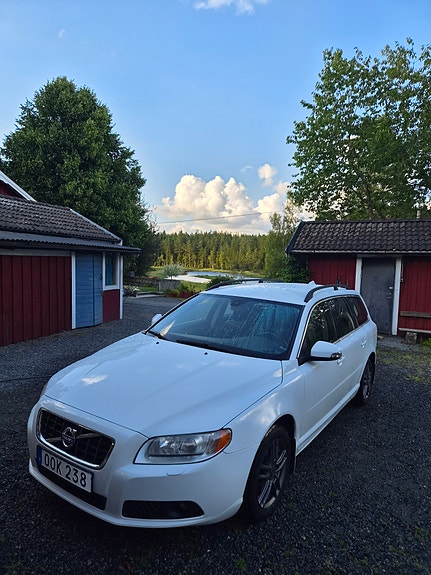 Volvo V70 7 of 30