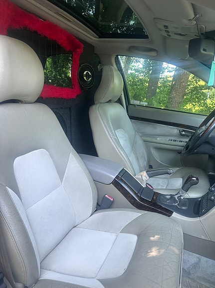 Volvo S80 2 of 8