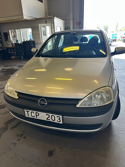 Opel Corsa 2 of 5