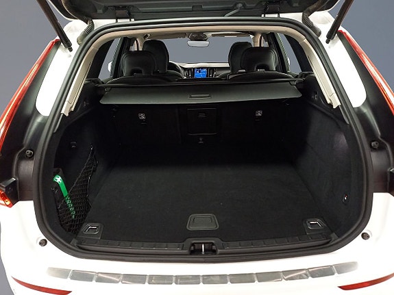 Volvo XC60 9 of 12