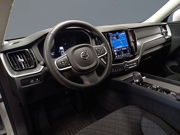 Volvo XC60 5 of 12