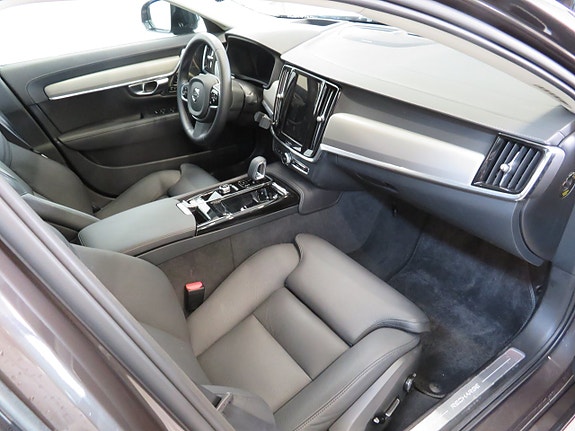 Volvo S90 4 of 5