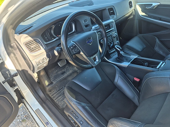 Volvo V60 3 of 5
