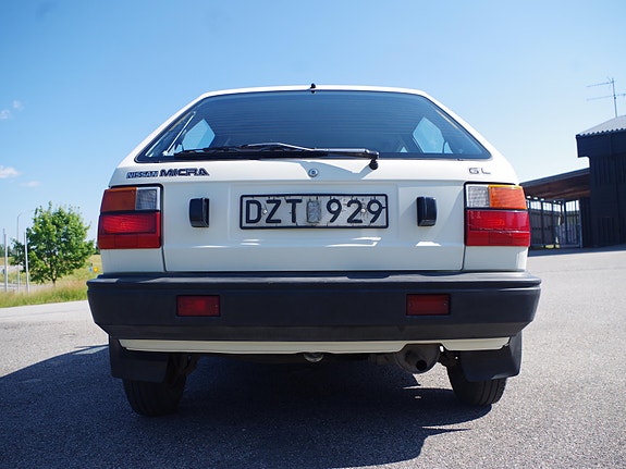 Nissan Micra 4 of 5