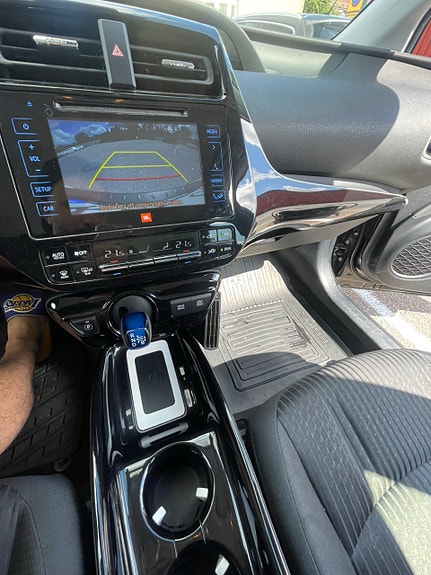 Toyota Prius 4 of 10