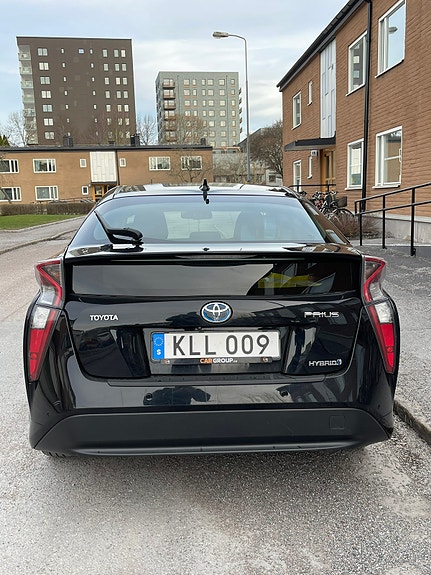 Toyota Prius 6 of 10