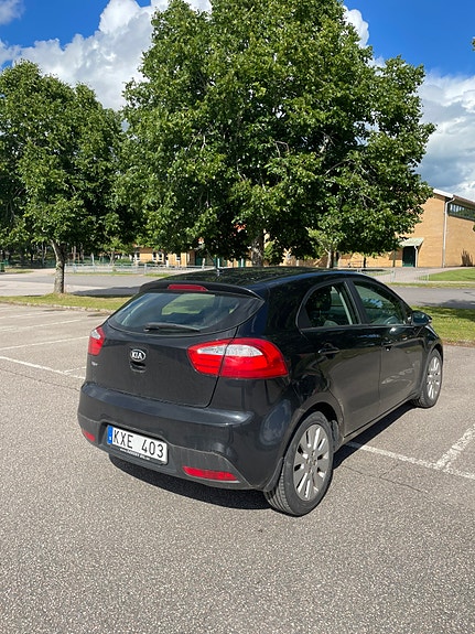 Kia Rio 4 of 5