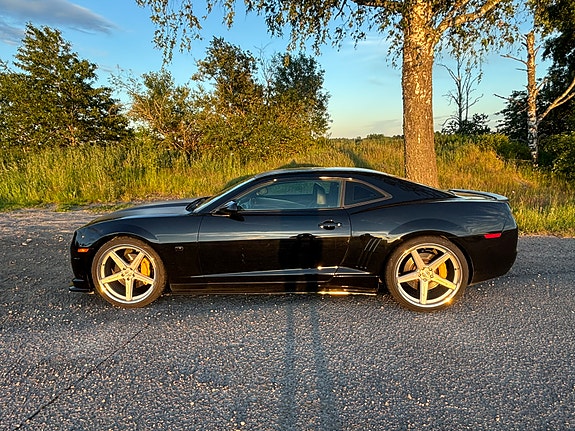Chevrolet Camaro SS 2 of 5