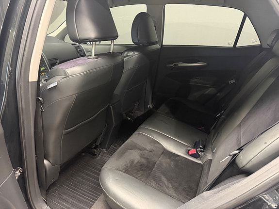 Toyota Auris 9 of 14