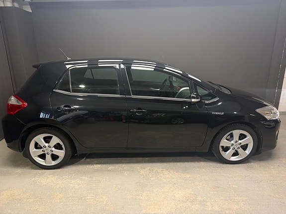 Toyota Auris 5 of 5