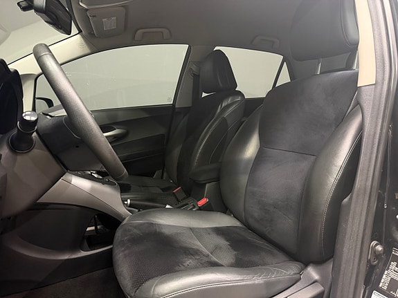 Toyota Auris 8 of 14
