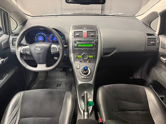 Toyota Auris 12 of 14