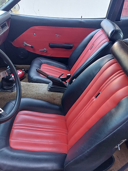 Ford Mustang 4 of 5