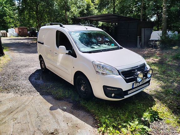 Peugeot Partner 2 of 5