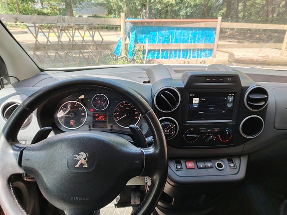 Peugeot Partner 7 of 8