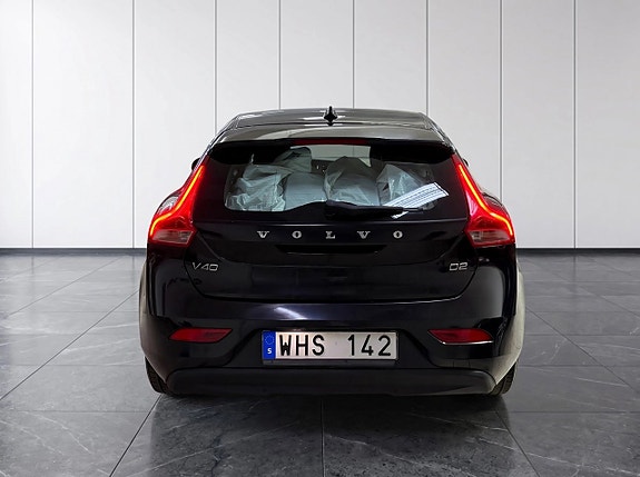 Volvo V40 8 of 18