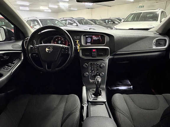 Volvo V40 10 of 18