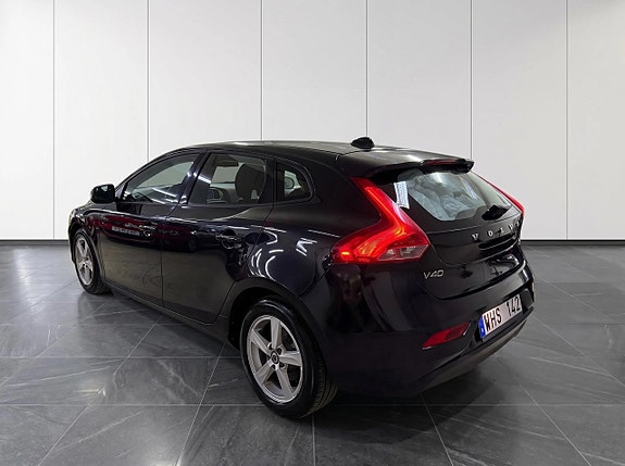 Volvo V40 6 of 18