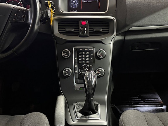 Volvo V40 16 of 18