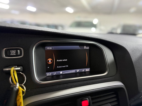 Volvo V40 14 of 18