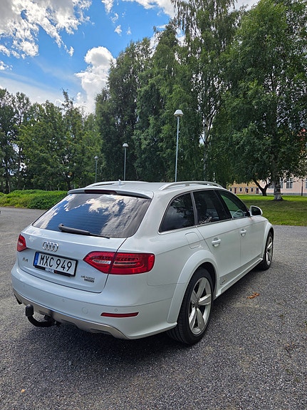Audi A4 allroad 4 of 5