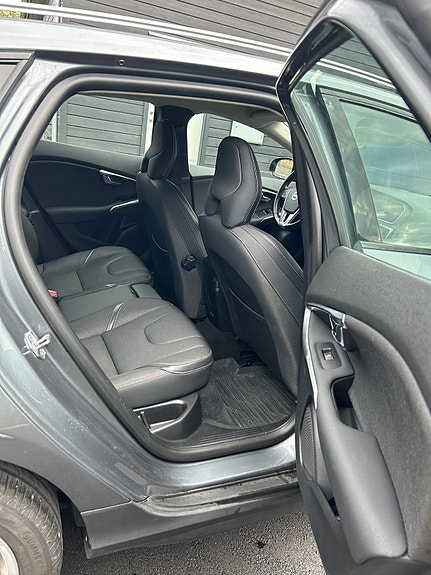 Volvo V40 Cross Country 5 of 7