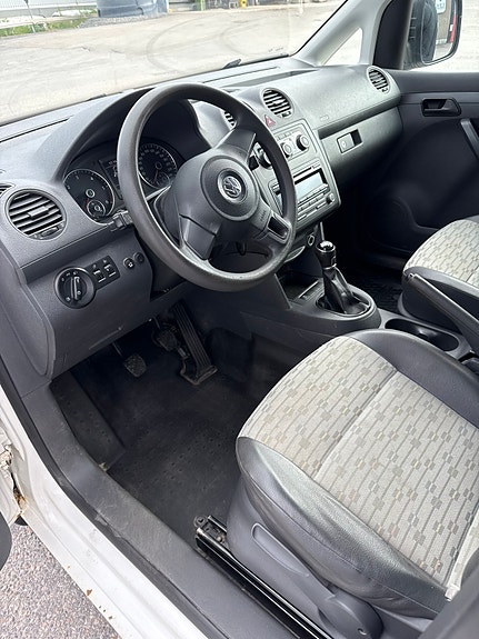 Volkswagen Caddy Maxi 8 of 8