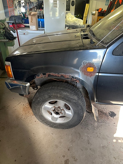 Nissan King Cab 3 of 5