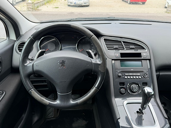 Peugeot 5008 15 of 16