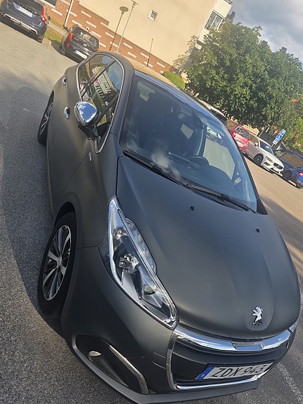 Peugeot 208 5 of 5