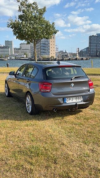BMW 120d 4 of 5