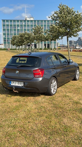 BMW 120d 2 of 5