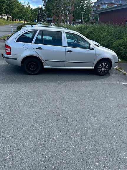 Skoda Fabia 5 of 5