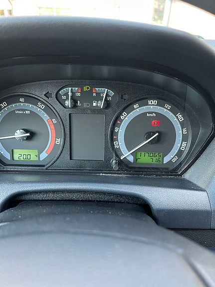 Skoda Fabia 2 of 5