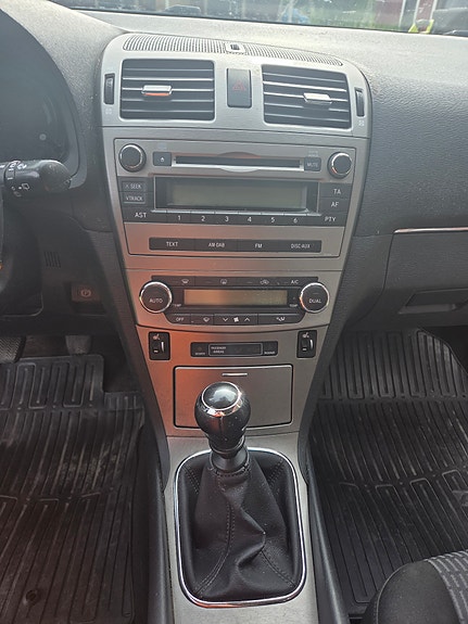 Toyota Avensis 8 of 9