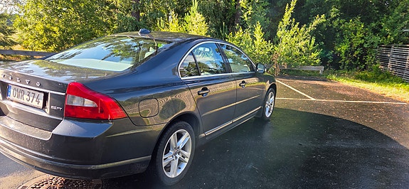 Volvo S80 2 of 5