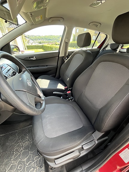 Hyundai i20 10 of 12